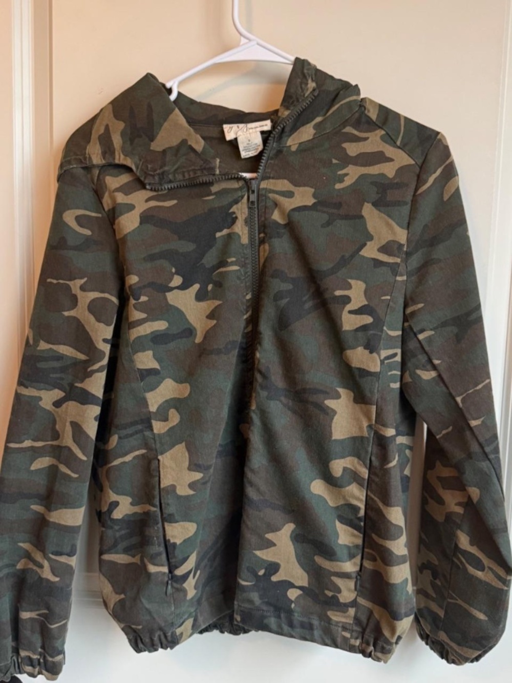 Small camo print bomber jacket with hood and pockets from Before You